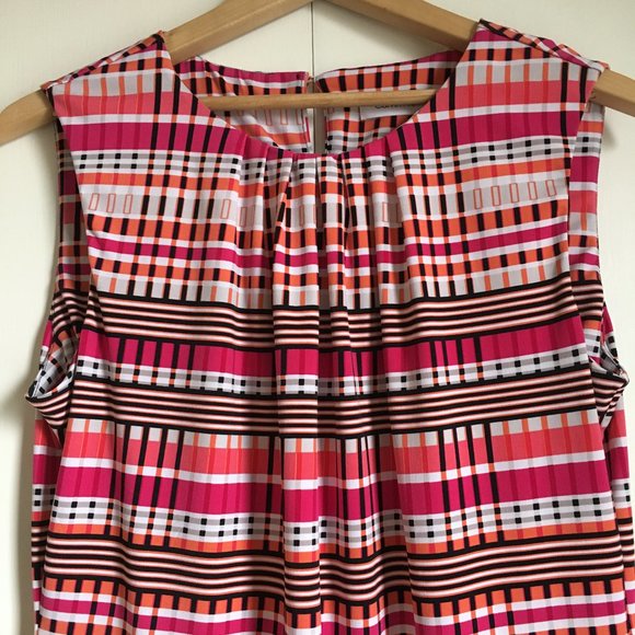 Calvin Klein Retro Geometric Print Pleated Stretchy Tank Top - Picture 4 of 14